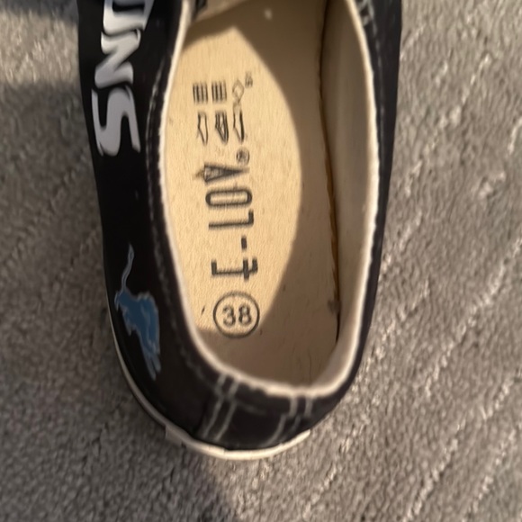 Detroit Lions Black and Blue Lace-Up Sneaker - Picture 3 of 6